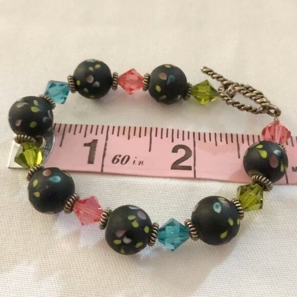 Round Black Speckled Beaded Toggle Bracelet - Picture 5 of 7